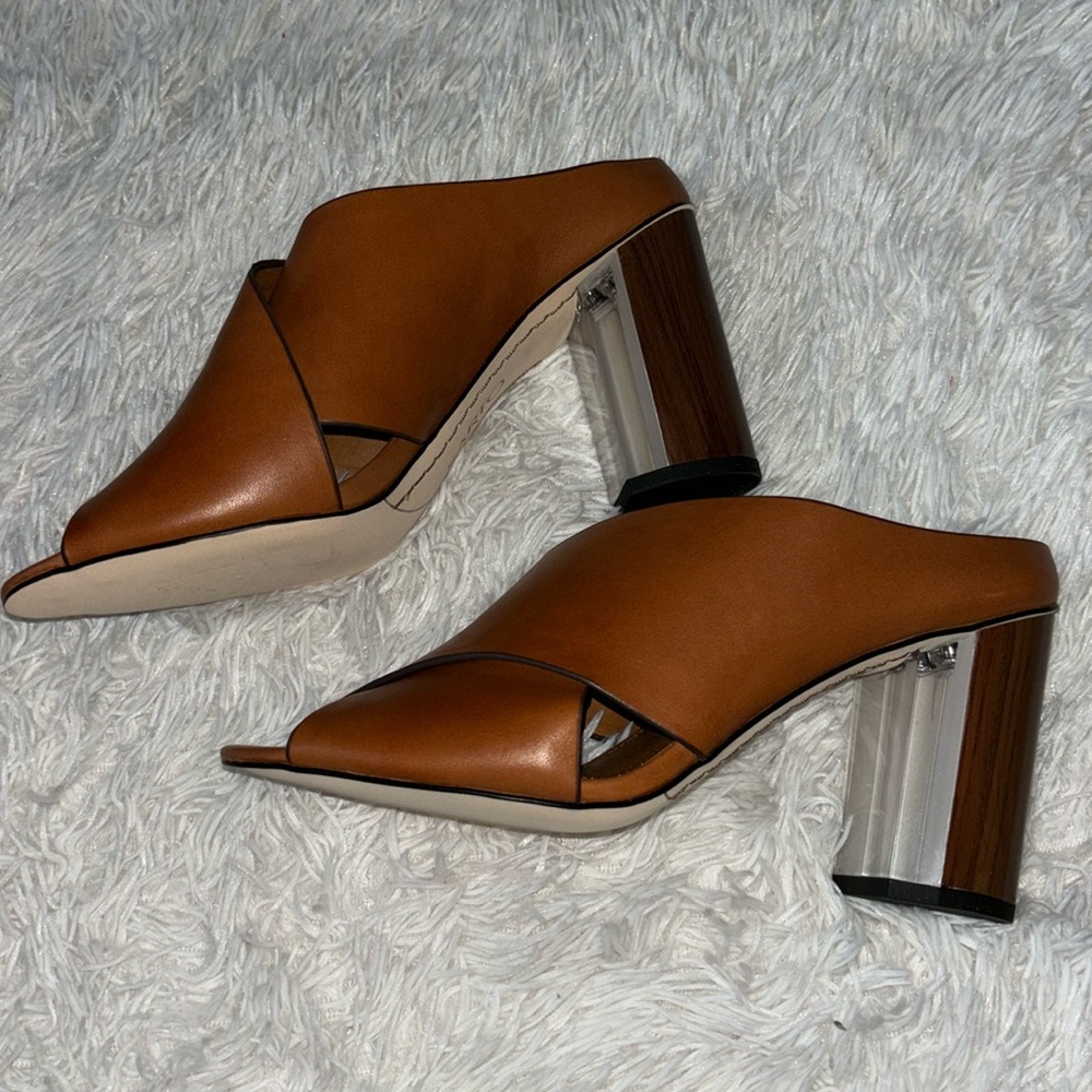 Open toe cross leather sandals